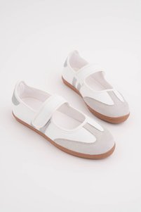 Related product image RoseVeno Sneakers