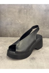 Related product image Zeyn Sandals