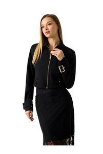 İlgili ürün resmi Guess Ceket