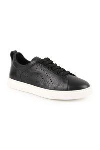 Related product image Libero Sneakers