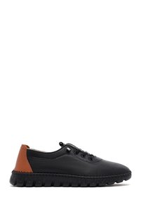 Related product image Derimod Sneakers