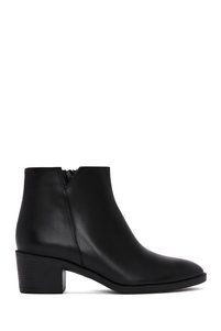 Related product image Derimod Boots