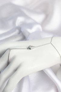 Related product image Skygo Bijou Hand Chains