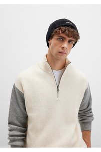 Related product image Mavi Beanies