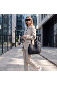 Related product image La boutique Shoulder Bags