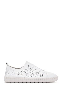 Related product image Derimod Flats