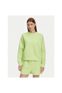 Imaginea produsului asociat Lacoste Bluze