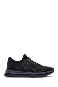 Related product image Derimod Sneakers