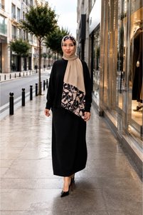 Related product image Differenza Shawls