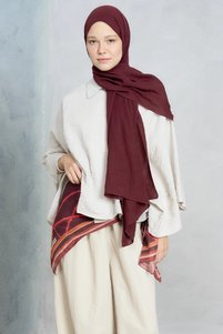 Related product image Madame Polo Shawls