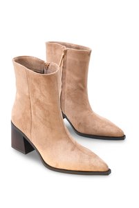 Related product image Riccon Boots