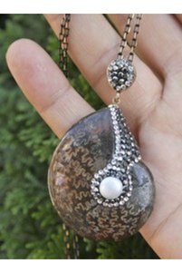 Related product image Stoneage Bijou Necklaces