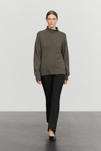 İlgili ürün resmi Massimo Dutti Kazak