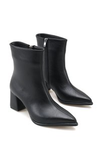Related product image Riccon Boots