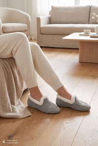 Related product image Twigy Slipper Boots