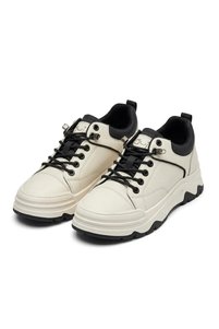 Related product image Guja Flats