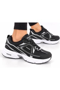 Related product image Wickers Sneakers