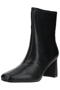 Zugehöriges Produktbild Steve Madden Stiefel