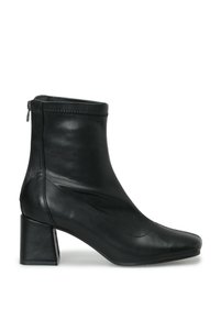 Related product image Butigo Boots