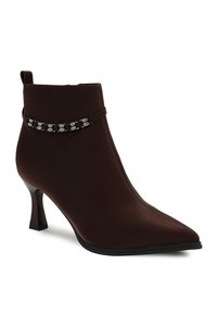 Related product image KRISTE BELL Boots