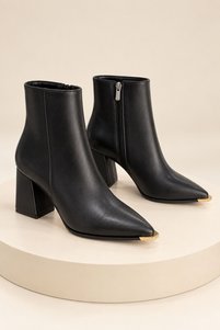 Related product image Muggo Boots