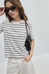 İlgili ürün resmi Stradivarius T-Shirt