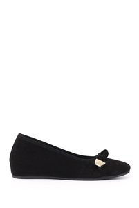 Related product image GÖNDERİ(R) Wedge Shoes