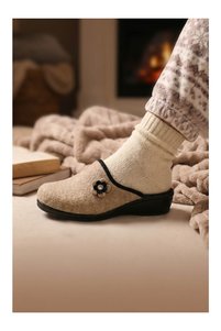 Related product image Gezer Home Slippers