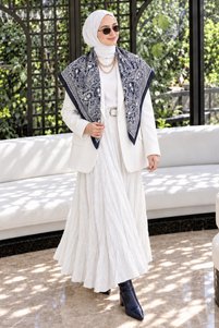 Related product image AFVENTE Neck Scarves