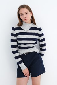 Related product image Addax Sweaters