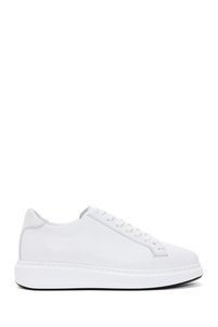 Related product image Derimod Sneakers