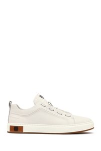 Related product image Derimod Sneakers