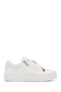 Related product image Derimod Sneakers