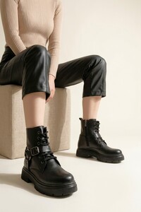Related product image Zerenyus Boots