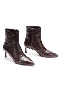 Related product image PASSAGE SHOES Boots