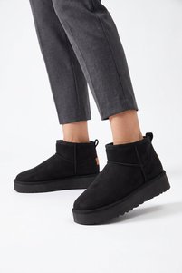 Related product image Pierre Cardin Boots