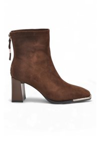 Related product image KRISTE BELL Boots