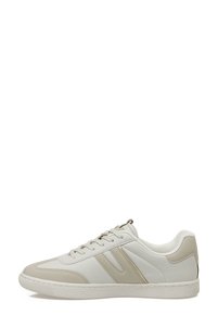 Related product image Kinetix Sneakers