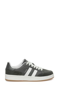 Related product image Kinetix Sneakers