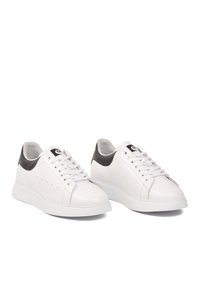 Related product image Pierre Cardin Flats