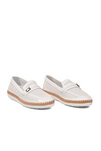 Related product image Voyager Flats
