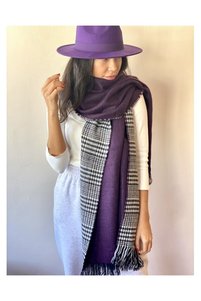 Related product image Makro Optik Scarves