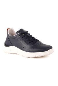 Related product image Libero Walking Shoes