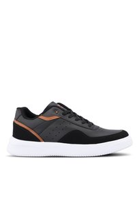 Related product image Slazenger Sneakers