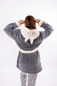 Kadın Gri Nakışlı Kapüşonlu Wellsoft Peluş Sabahlık ürün fotoğrafı