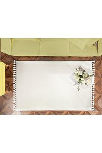Vl Comfort Ponpon Saçaklı Peluş Halı Beyaz ürün fotoğrafı