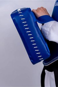 Siyah Taekwondo, Kickboks, Karate, Mma Küçük Eğri Darbe Yastık ürün fotoğrafı