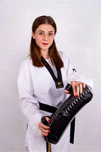 Siyah Taekwondo, Kickboks, Karate, Mma Küçük Eğri Darbe Yastık ürün fotoğrafı