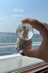 Beyaz Kelebekli Gold Kolye Ve Kar Küresi Doğum Günü Hediyesi Sevgiliye Hediye Seti Kız Arkadaşa ürün fotoğrafı