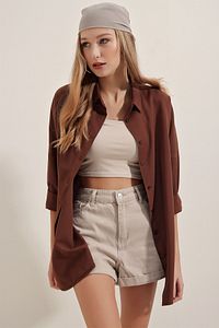 3900 Oversize Uzun Basic Gömlek - Kahverengi ürün fotoğrafı